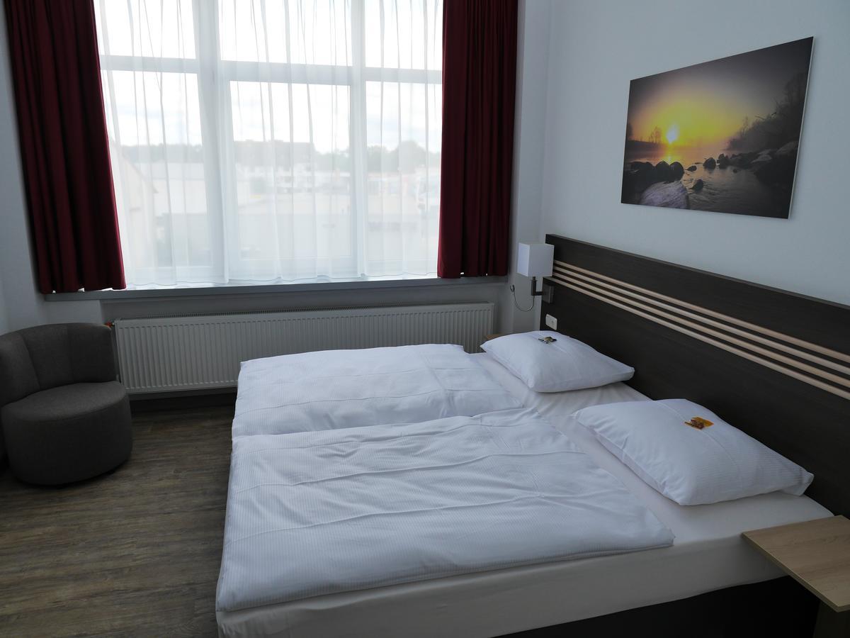 Ruhr Inn Hotel Гаттінґен Екстер'єр фото