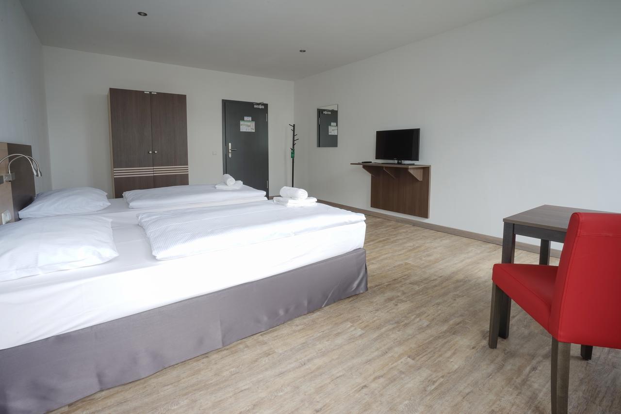 Ruhr Inn Hotel Гаттінґен Екстер'єр фото