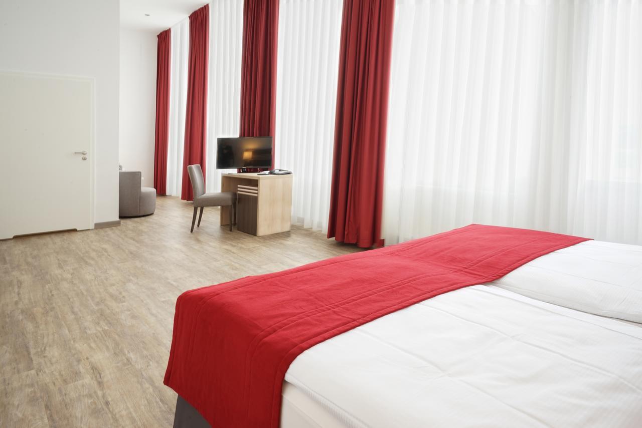 Ruhr Inn Hotel Гаттінґен Екстер'єр фото