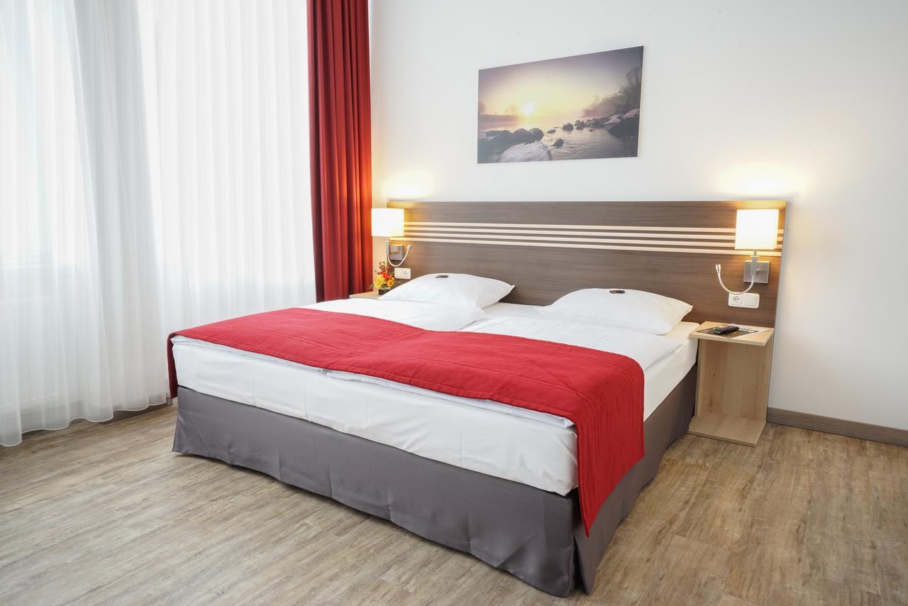 Ruhr Inn Hotel Гаттінґен Екстер'єр фото