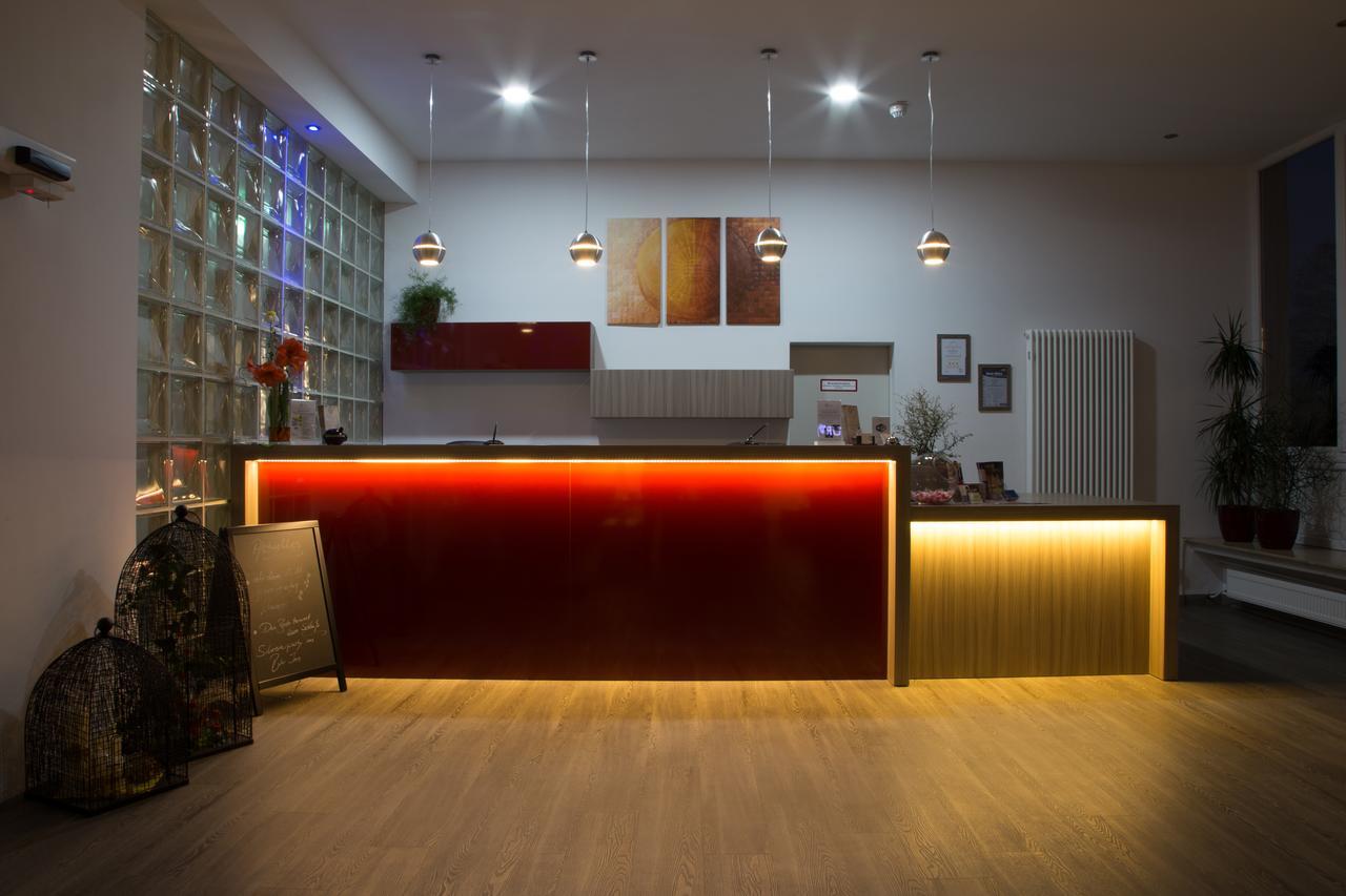 Ruhr Inn Hotel Гаттінґен Екстер'єр фото