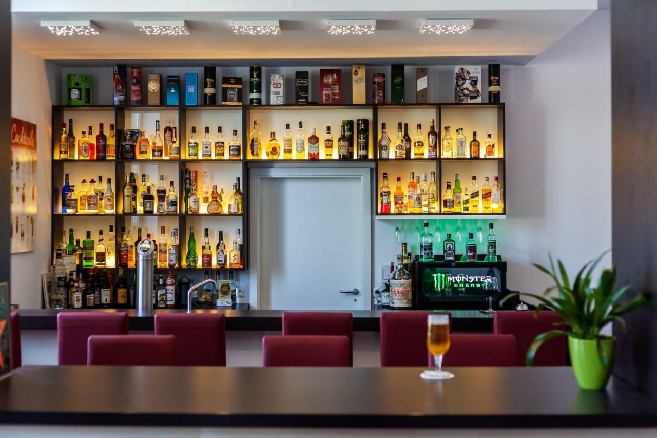 Ruhr Inn Hotel Гаттінґен Екстер'єр фото